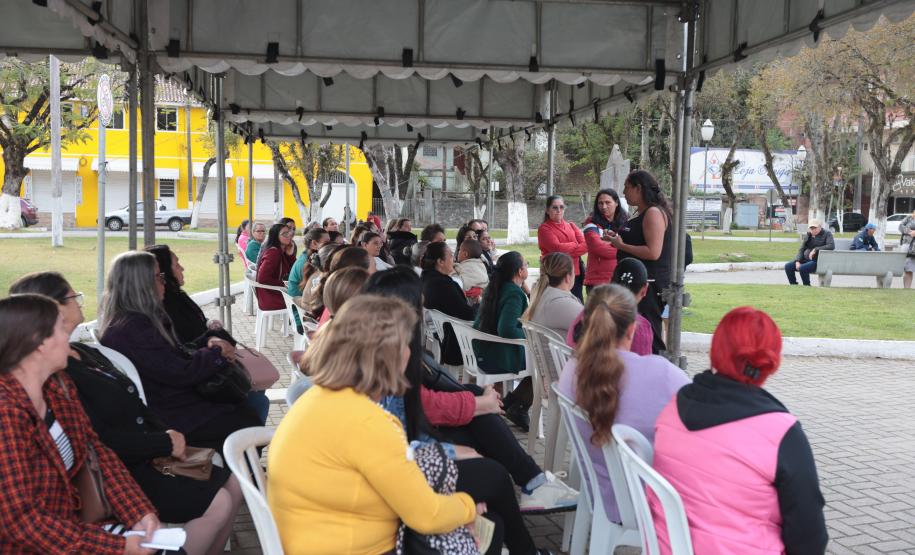 Carreta Saúde da Mulher zera fila para exames de mamografia em Cerro Azul