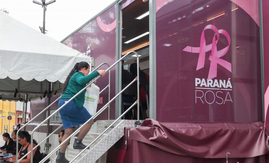 Carreta Saúde da Mulher zera fila para exames de mamografia em Cerro Azul