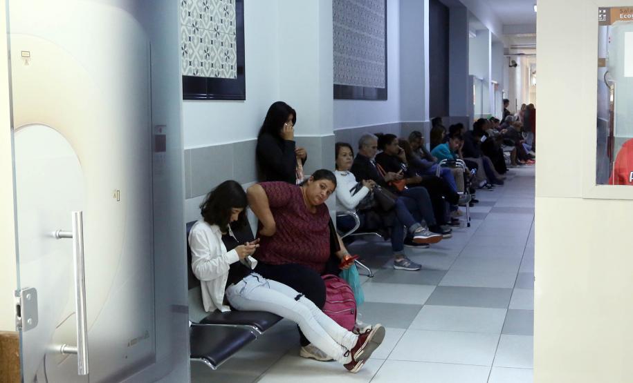 Cuidados na menopausa: SUS oferece consultas e apoio à saúde da mulher no Paraná