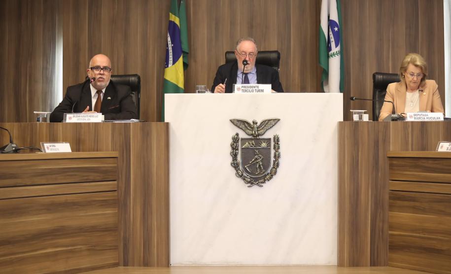 Investimento de R$ 1 bilhão em cirurgias eletivas é destaque de apresentação na Assembleia