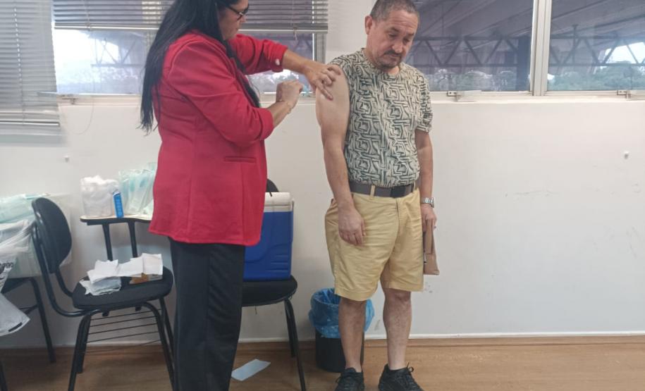 Paraná vacina caminhoneiros na Tríplice Fronteira para reforçar a prevenção contra o sarampo