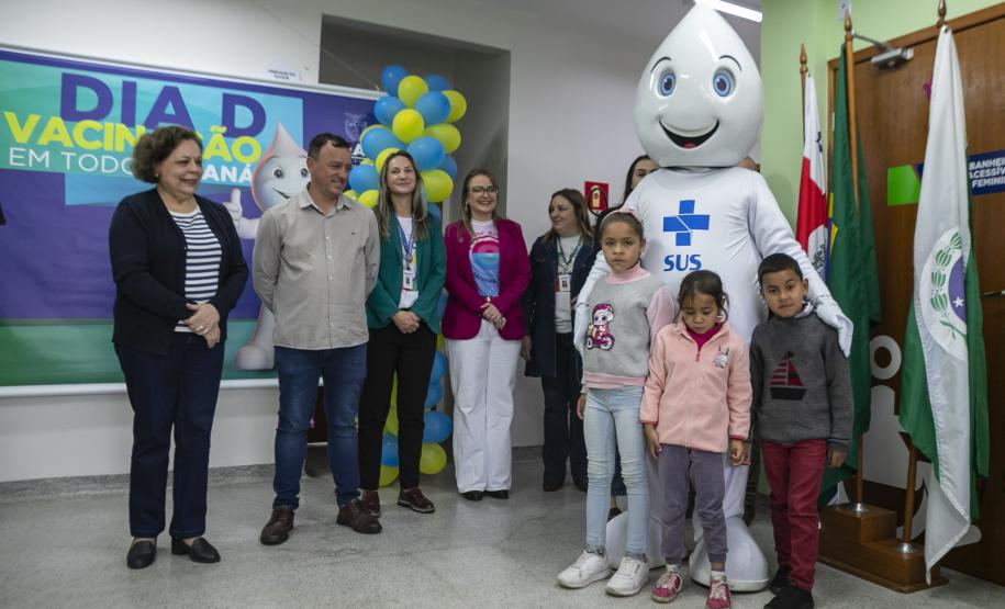 Dia D de Multivacinação mobiliza 10 mil profissionais em 1370 salas de aplicação pelo Paraná