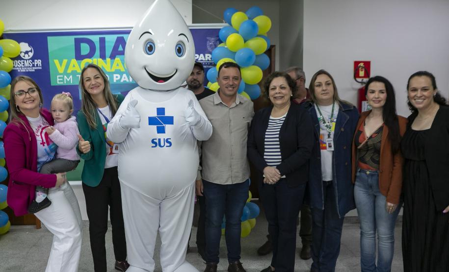 Dia D de Multivacinação mobiliza 10 mil profissionais em 1370 salas de aplicação pelo Paraná