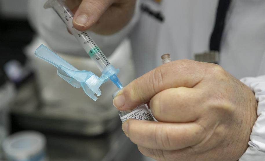 Dia D de Multivacinação mobiliza 10 mil profissionais em 1370 salas de aplicação pelo Paraná