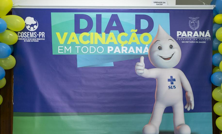 Dia D de Multivacinação mobiliza 10 mil profissionais em 1370 salas de aplicação pelo Paraná