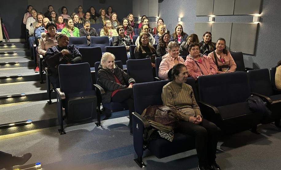 Curitiba recebe sessão de cinema dentro do Paraná Rosa; veja as próximas exibições