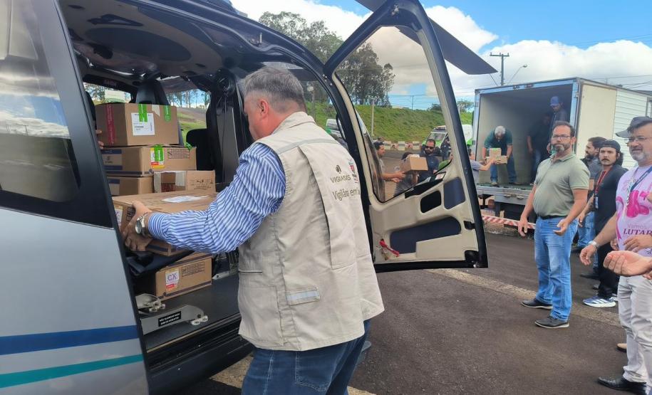 Com apoio aéreo, Estado leva milhares de insumos hospitalares para região de Rio Bonito do Iguaçu