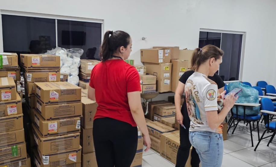 Com apoio aéreo, Estado leva milhares de insumos hospitalares para região de Rio Bonito do Iguaçu