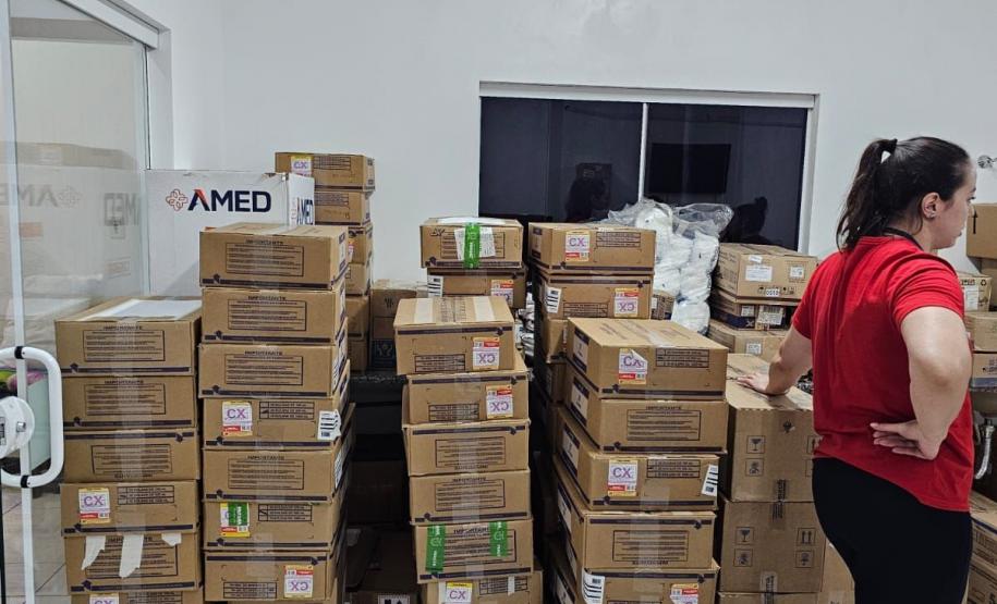 Com apoio aéreo, Estado leva milhares de insumos hospitalares para região de Rio Bonito do Iguaçu