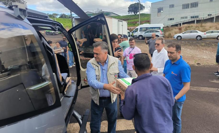 Com apoio aéreo, Estado leva milhares de insumos hospitalares para região de Rio Bonito do Iguaçu
