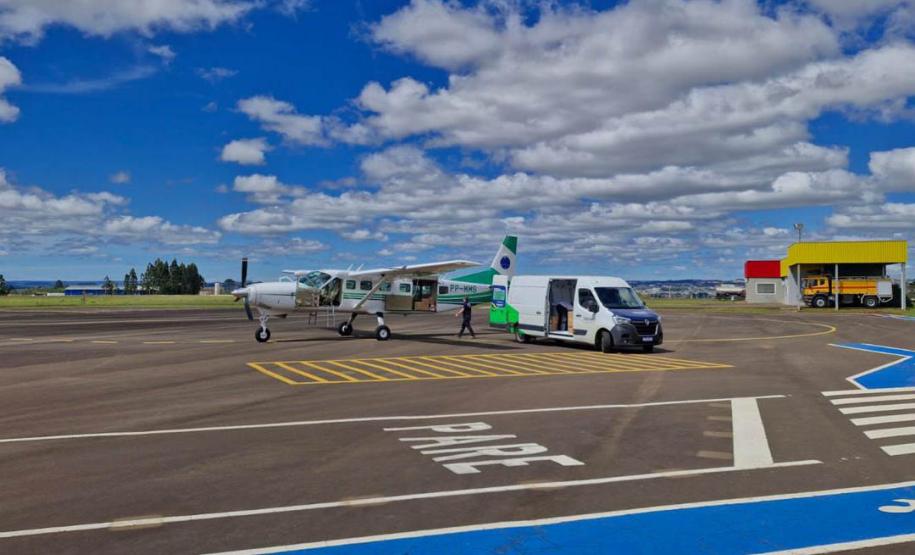 Com apoio aéreo, Estado leva milhares de insumos hospitalares para região de Rio Bonito do Iguaçu