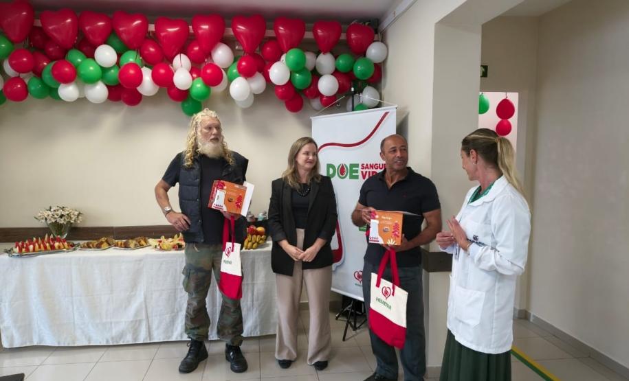 Hemepar homenageia doadores mais frequentes em Curitiba