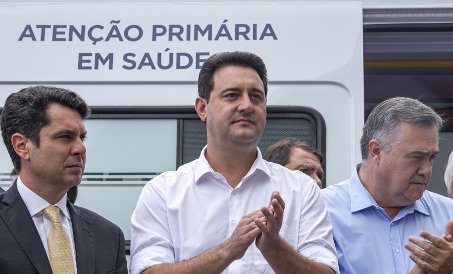 Governador entrega 150 ambulâncias com UTIs para todas as regiões do Paraná