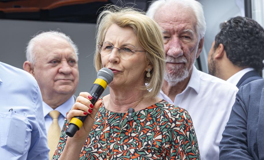 Governador entrega 150 ambulâncias com UTIs para todas as regiões do Paraná