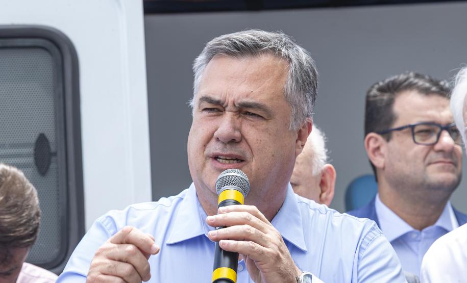 Governador entrega 150 ambulâncias com UTIs para todas as regiões do Paraná