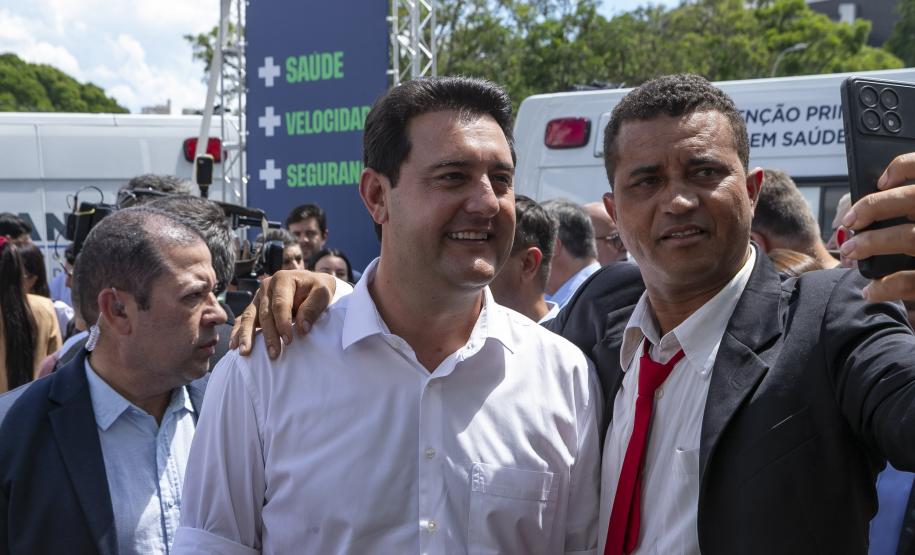 Governador entrega 150 ambulâncias com UTIs para todas as regiões do Paraná