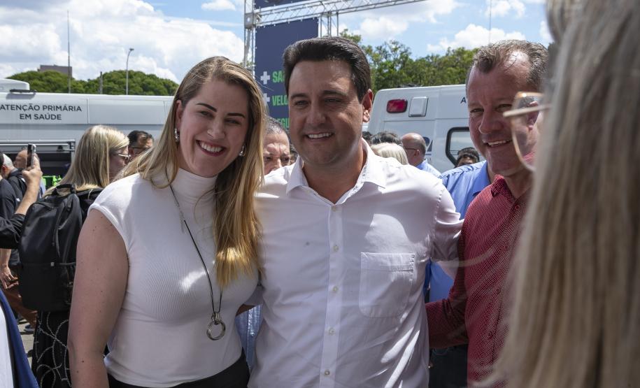 Governador entrega 150 ambulâncias com UTIs para todas as regiões do Paraná