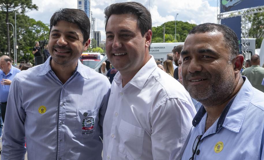 Governador entrega 150 ambulâncias com UTIs para todas as regiões do Paraná