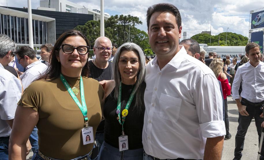 Governador entrega 150 ambulâncias com UTIs para todas as regiões do Paraná