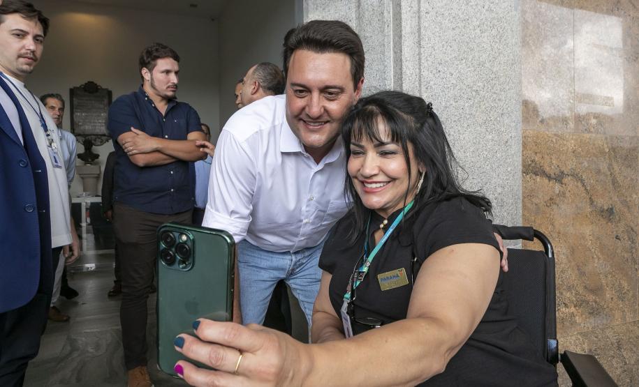 Governador entrega 150 ambulâncias com UTIs para todas as regiões do Paraná