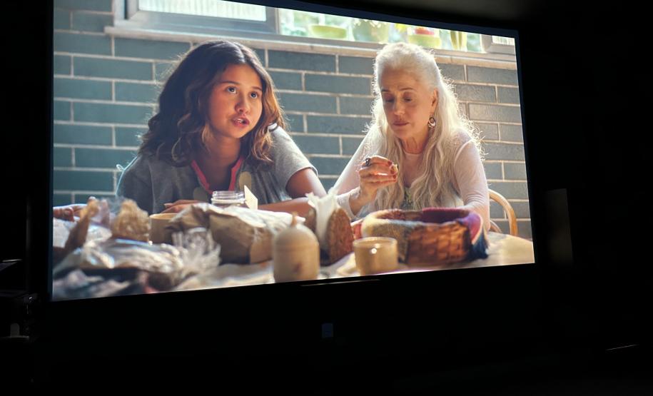 Filme "Câncer com ascendente em virgem" foi visto por mais de 7,7 mil mulheres em ação do Paraná Rosa