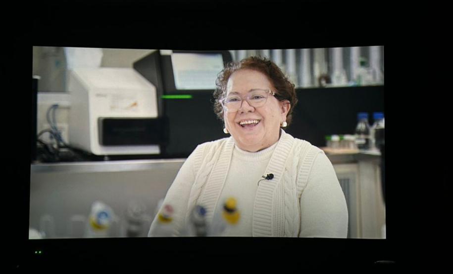 Lacen divulga documentário sobre descoberta inédita de bactéria rara