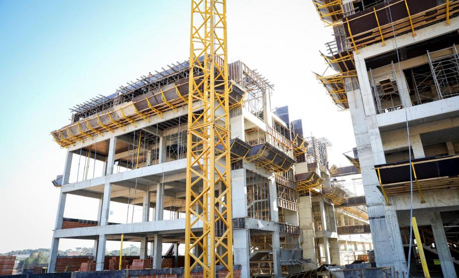 Além de Pinhais, Governo do Estado investe em mais quatro hospitais na RMC