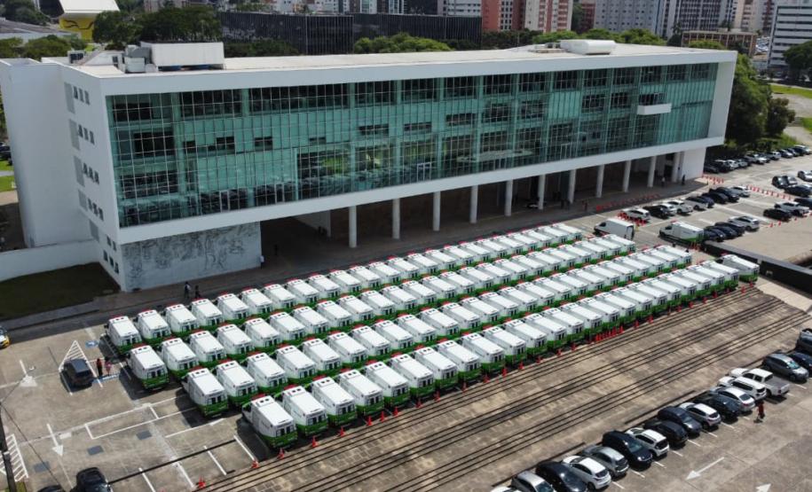 Governador entrega 150 ambulâncias com UTIs para todas as regiões do Paraná