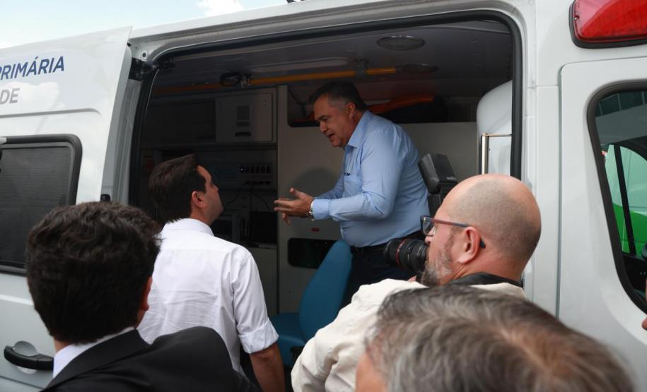 Governador entrega 150 ambulâncias com UTIs para todas as regiões do Paraná