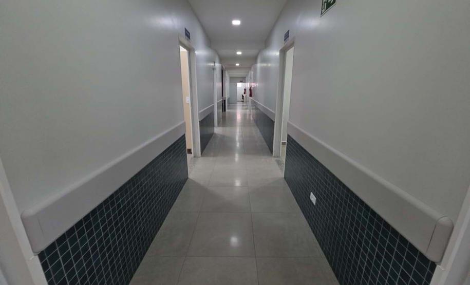 Estado inaugura Unidade de Saúde da Família em Cascavel e entrega 18 veículos