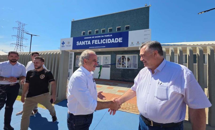 Estado inaugura Unidade de Saúde da Família em Cascavel e entrega 18 veículos