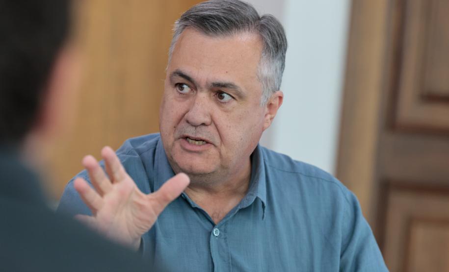 Paraná já tem 8 aplicações de polilamimina; Ratinho Junior recebe médicos e reforça apoio à pesquisa