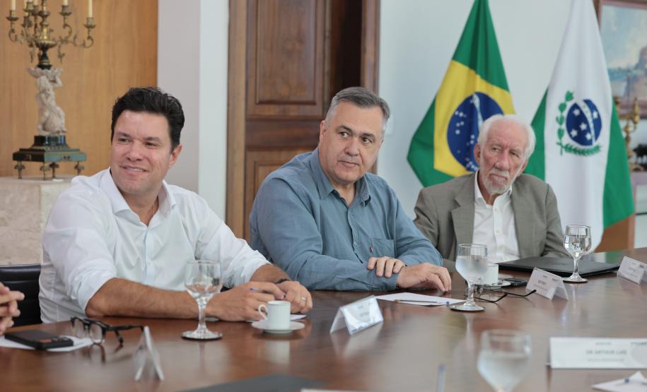 Paraná já tem 8 aplicações de polilamimina; Ratinho Junior recebe médicos e reforça apoio à pesquisa