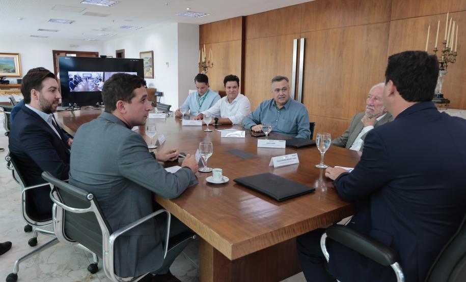 Paraná já tem 8 aplicações de polilamimina; Ratinho Junior recebe médicos e reforça apoio à pesquisa