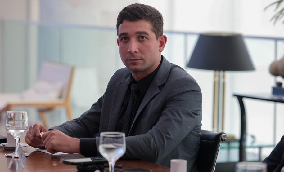 Paraná já tem 8 aplicações de polilamimina; Ratinho Junior recebe médicos e reforça apoio à pesquisa