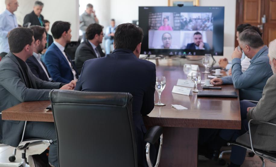 Paraná já tem 8 aplicações de polilamimina; Ratinho Junior recebe médicos e reforça apoio à pesquisa