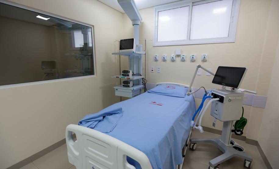 Ratinho Junior entrega ampliação do hospital de Loanda, que agora tem 106 leitos