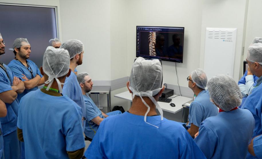 Paraná já tem 8 aplicações de polilamimina; Ratinho Junior recebe médicos e reforça apoio à pesquisa