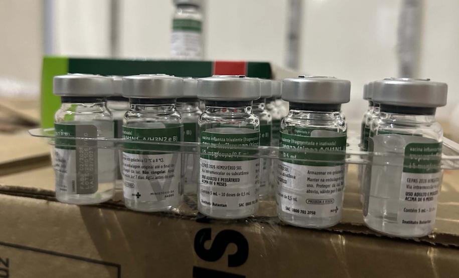 Paraná recebe 332 mil vacinas contra a gripe para início da campanha no próximo sábado