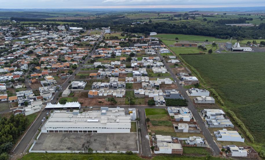 Estado inaugura hospital em Terra Boa e anuncia investimentos para pavimentação rural