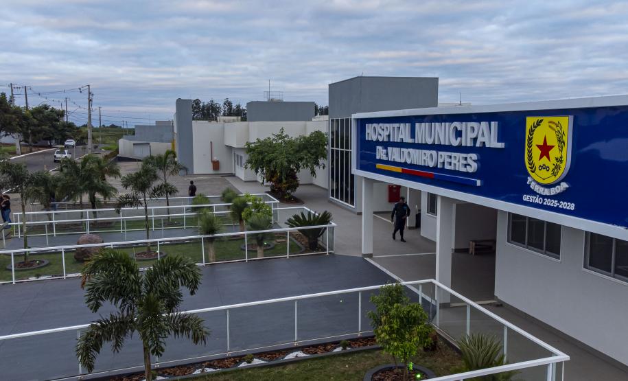Estado inaugura hospital em Terra Boa e anuncia investimentos para pavimentação rural
