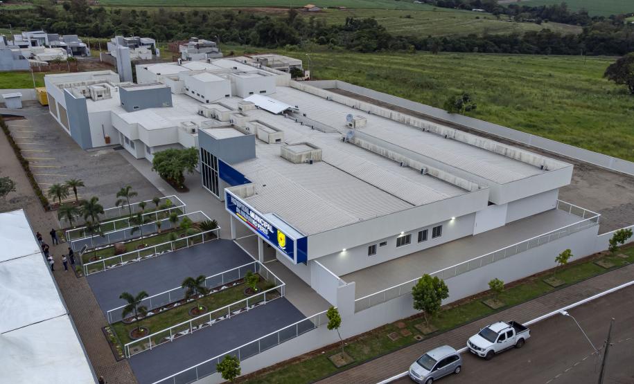 Estado inaugura hospital em Terra Boa e anuncia investimentos para pavimentação rural