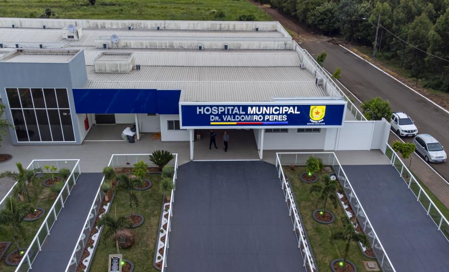 Estado inaugura hospital em Terra Boa e anuncia investimentos para pavimentação rural