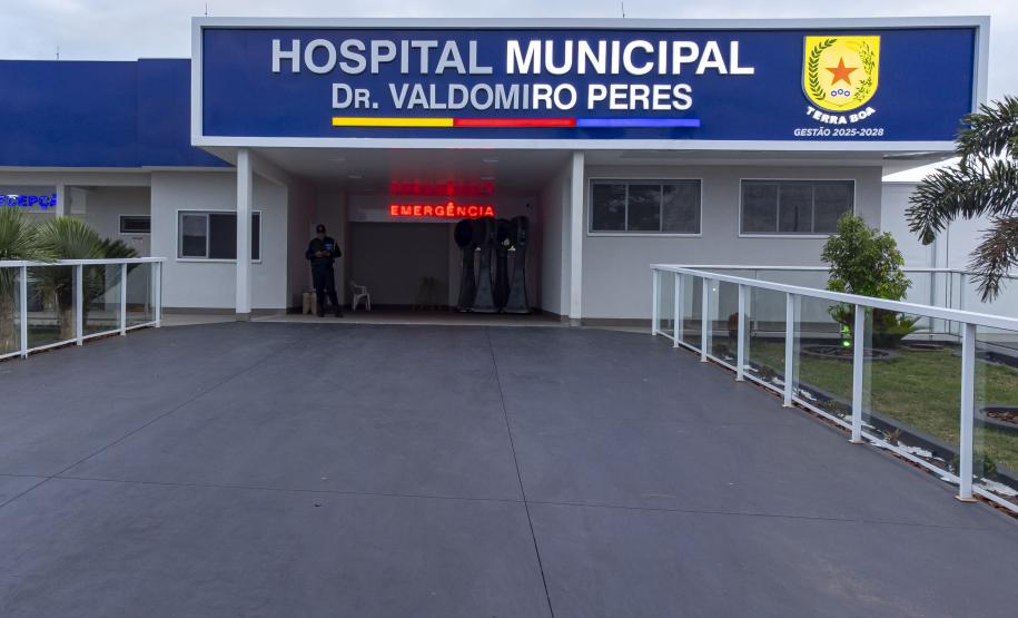 Estado inaugura hospital em Terra Boa e anuncia investimentos para pavimentação rural