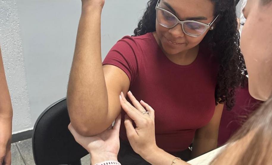 Estado amplia capacitação e implante contraceptivo chega a quase 2 mil mulheres no Paraná