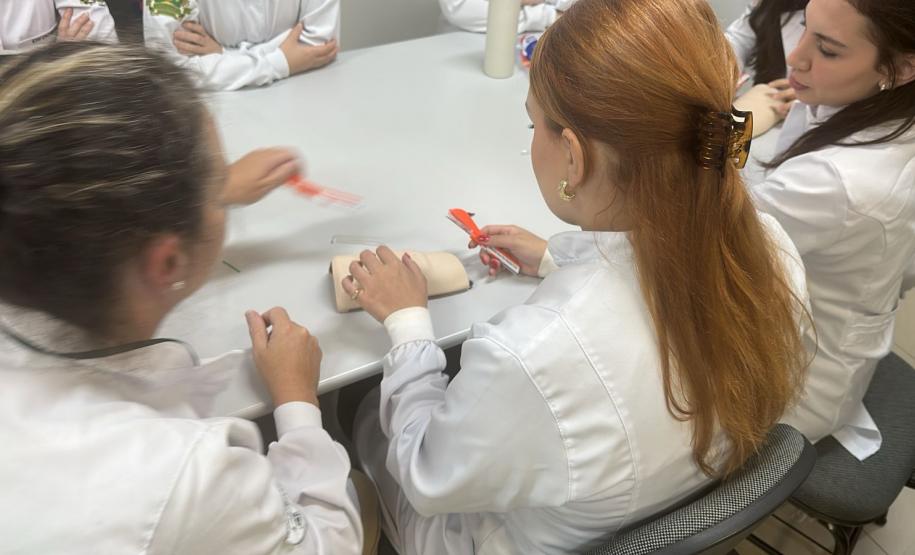 Estado amplia capacitação e implante contraceptivo chega a quase 2 mil mulheres no Paraná