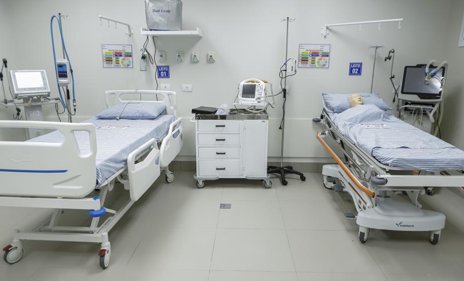 Estado inaugura hospital em Terra Boa e anuncia investimentos para pavimentação rural