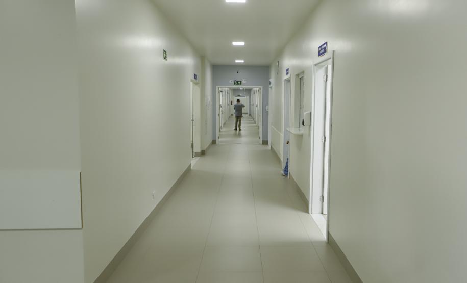 Estado inaugura hospital em Terra Boa e anuncia investimentos para pavimentação rural