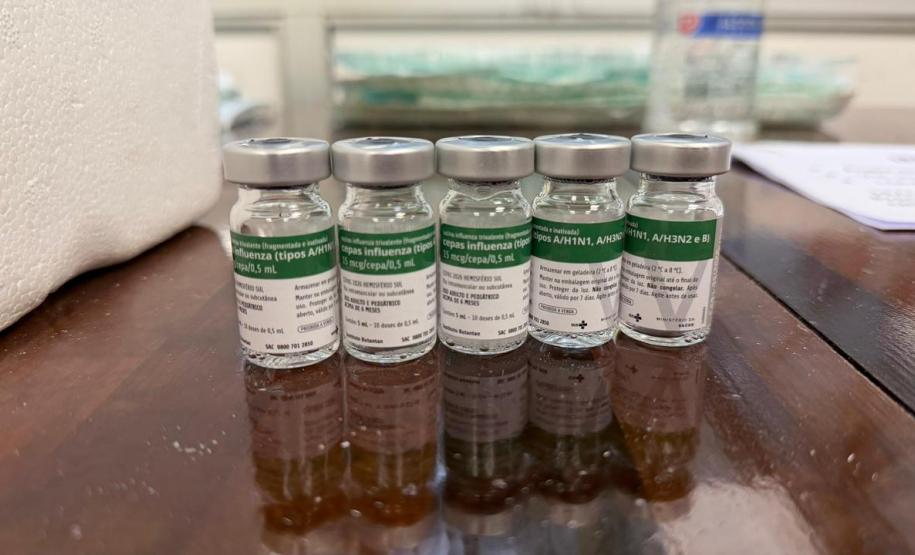 Cuidado com quem cuida: servidores da Saúde participam de ação de vacinação no Paraná