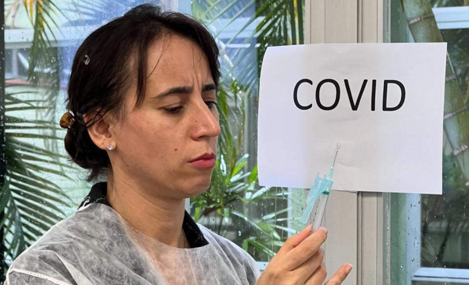 Cuidado com quem cuida: servidores da Saúde participam de ação de vacinação no Paraná